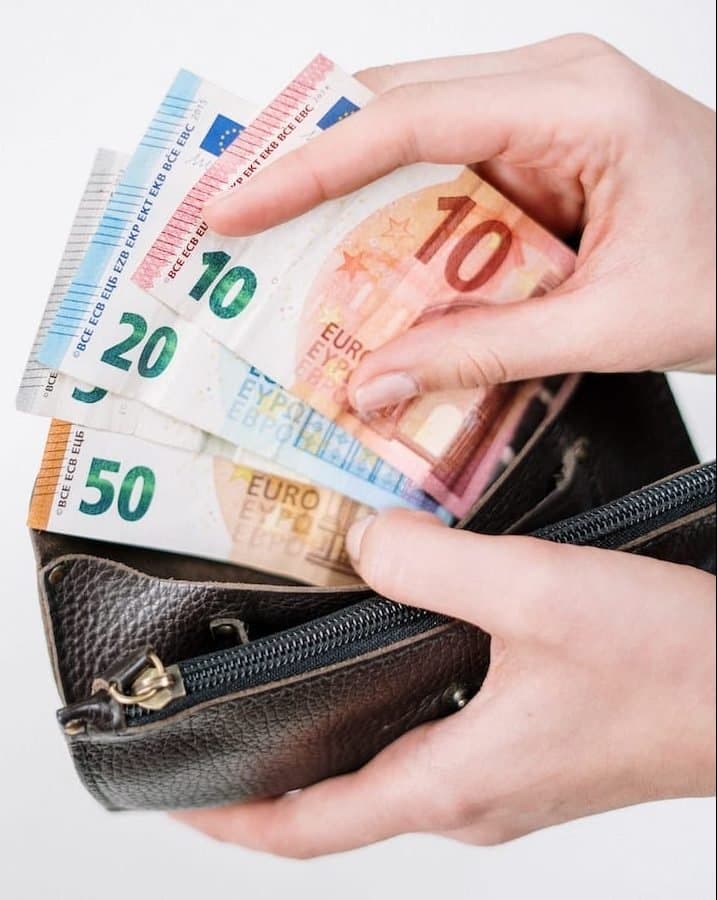 UX Designer Salary in the US and UK in 2026: Complete Guide